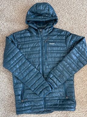 Patagonia Men's Dark Blue Quilted Hooded Puffer Jacket